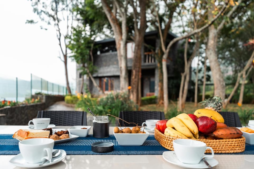 Property building, Garden view, Breakfast