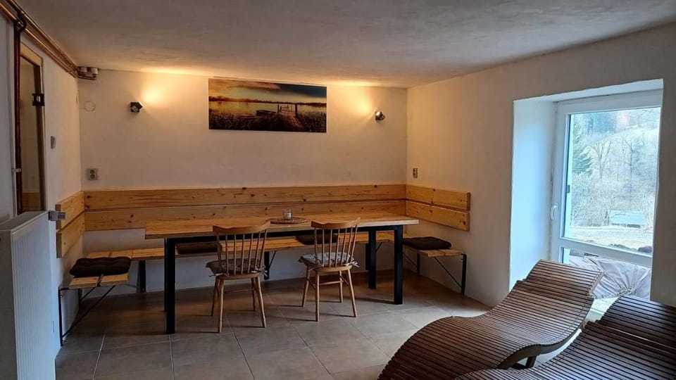 Communal lounge/ TV room, Spa and wellness centre/facilities