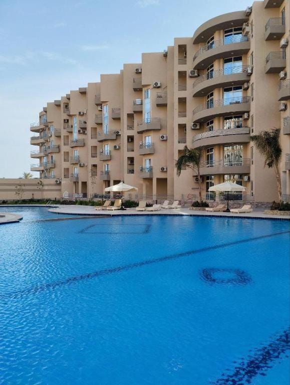 Modern APT in El Mamsha close to Grand Resort Hotel Beach & WIFI Apartment in Hurghada