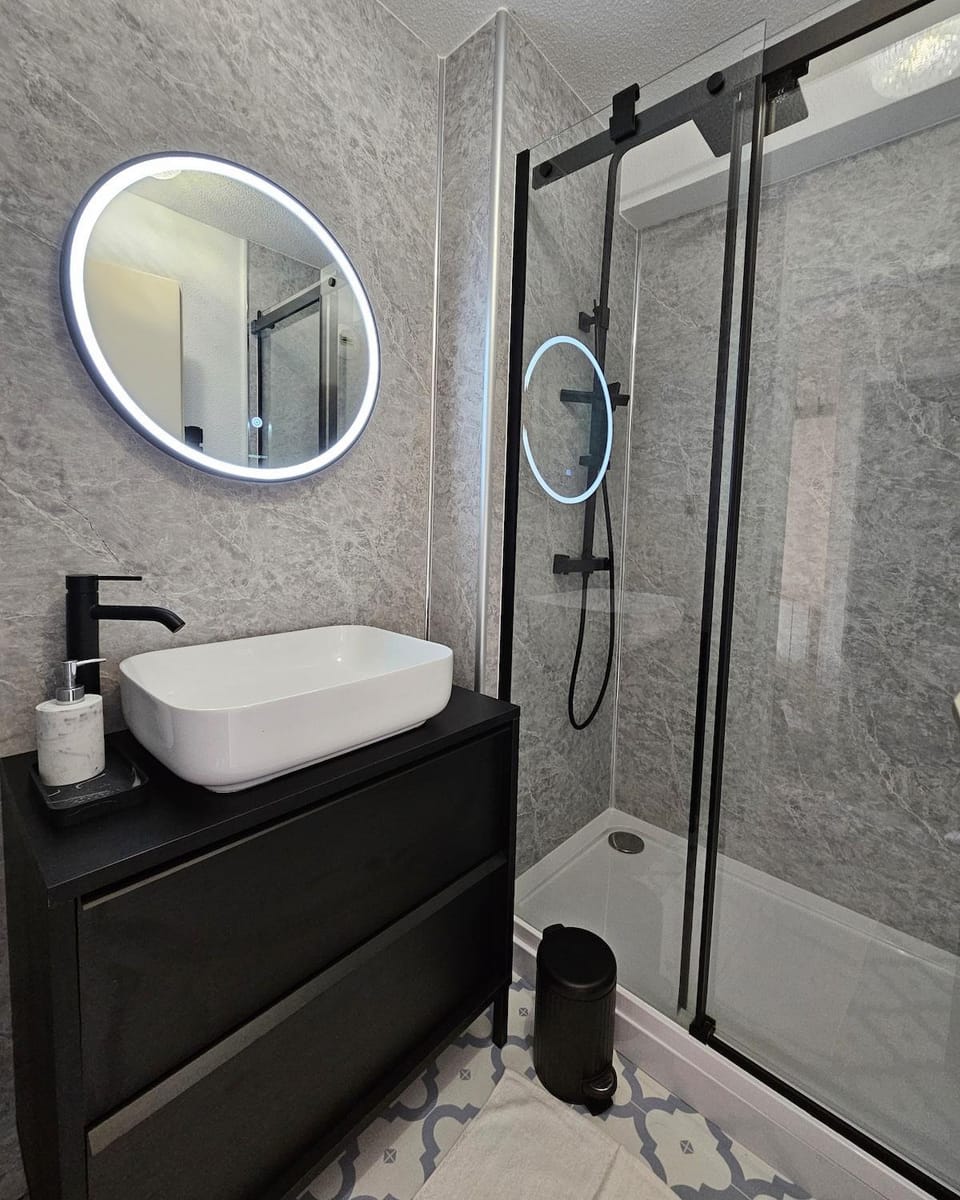 Shower, Bathroom, hair dryier