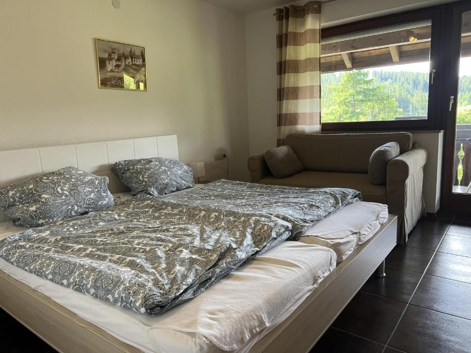 Living room, Bedroom