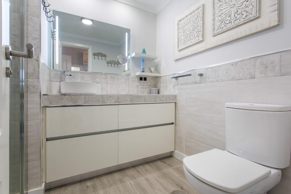 Bathroom, Living room