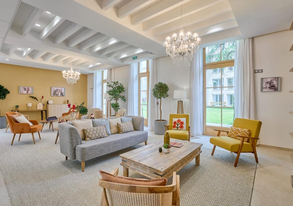 Communal lounge/ TV room