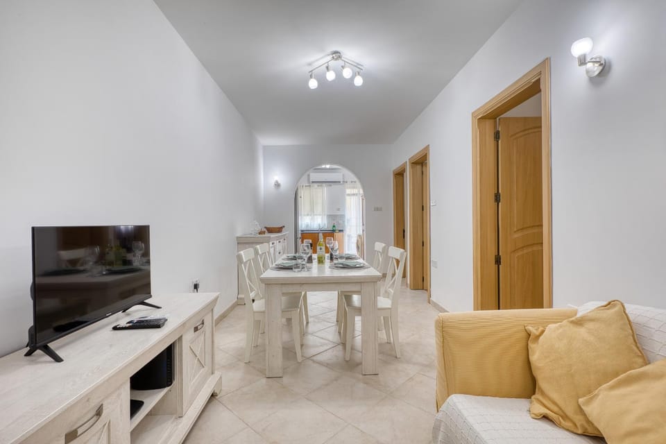 Cosy 2 bedroom apartment near the sea CELL1-1 Apartment in Saint Paul's Bay