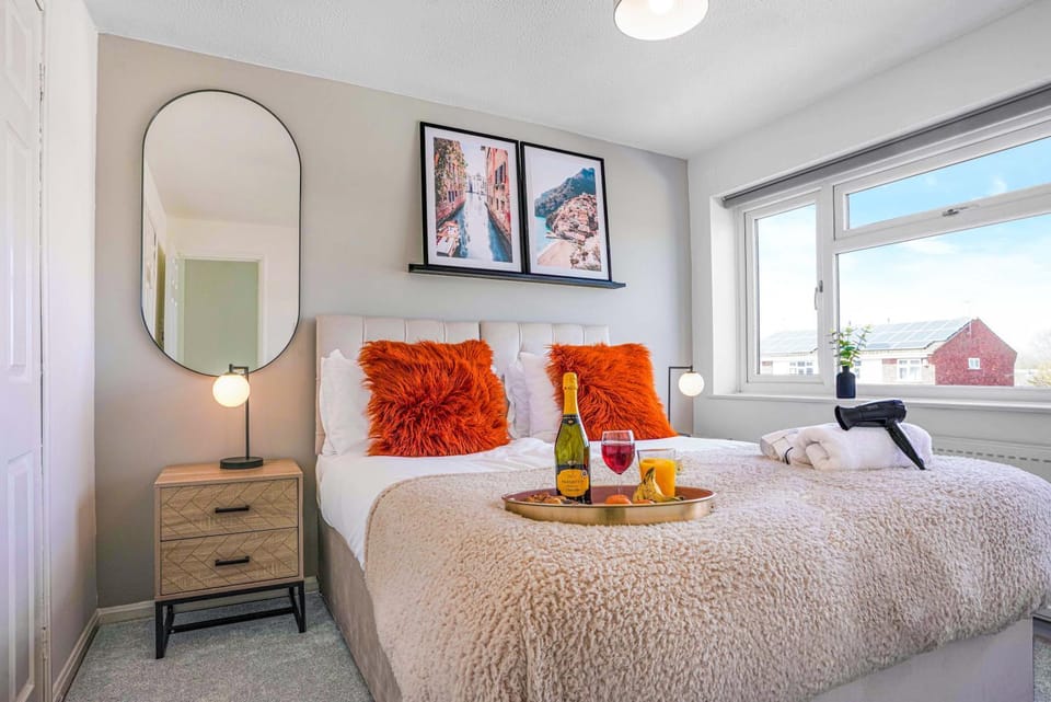Bed, Bedroom