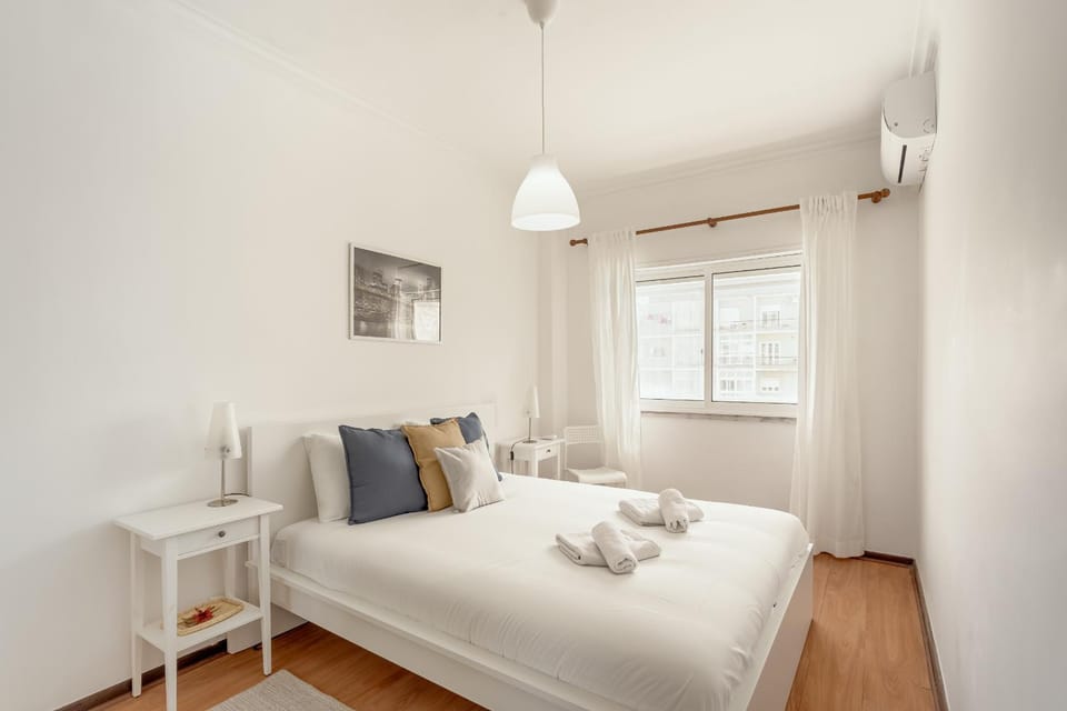 Almada Central by Homing Apartment in Lisbon District