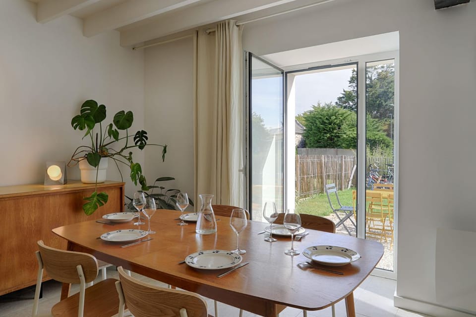 Patio, Dining area