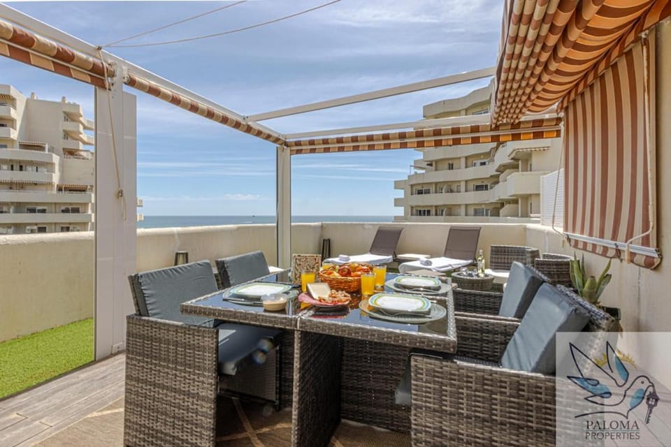 BENAL BEACH with Large Terrace and Sea Views Apartment in Benalmadena