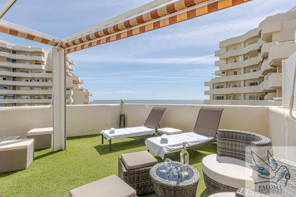BENAL BEACH with Large Terrace and Sea Views Apartment in Benalmadena