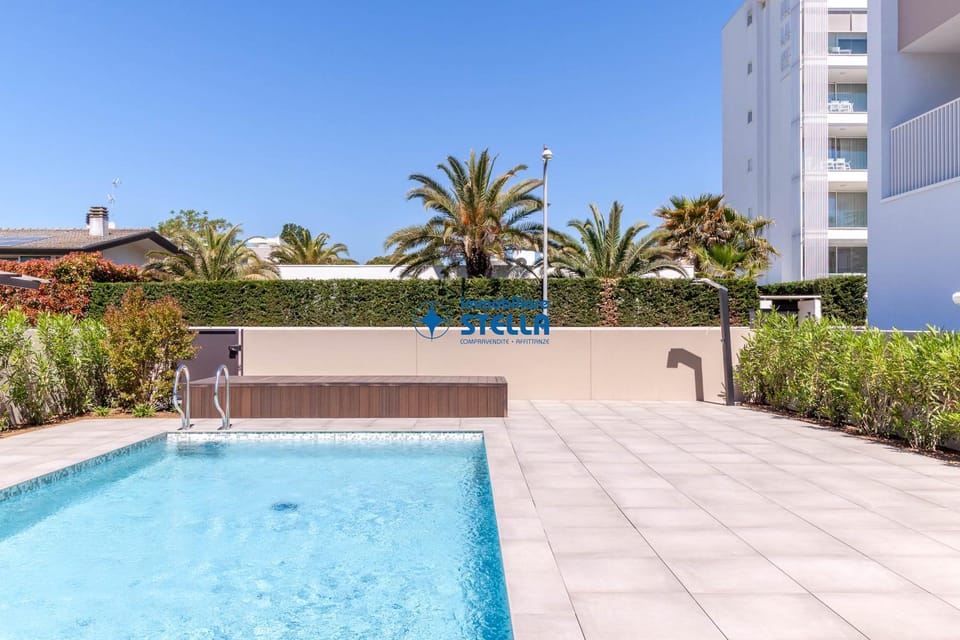 Swimming pool, Public Bath