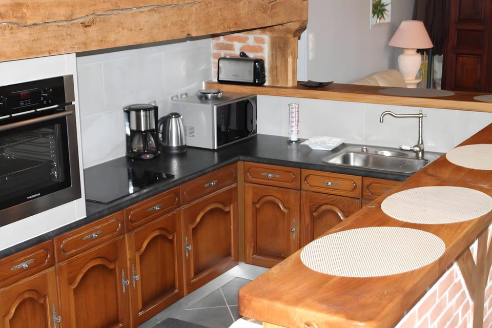 Kitchen or kitchenette, Living room