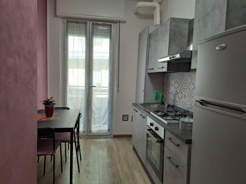 Property building, Kitchen or kitchenette, Living room
