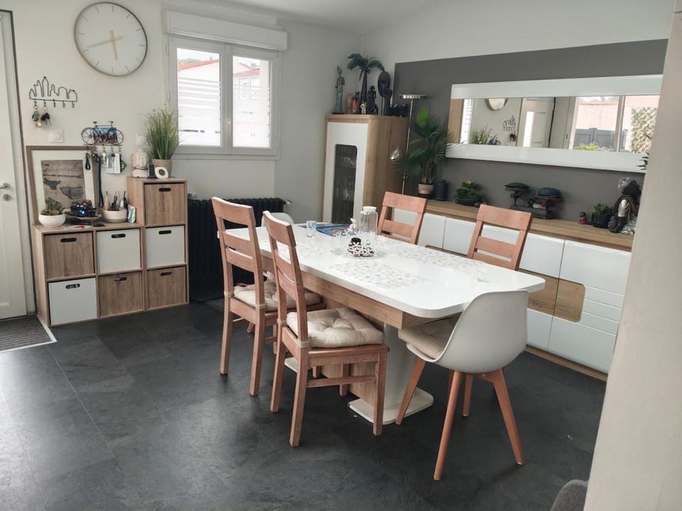 Gorgeous loft house 5 bedrooms 6 beds Apartment in La Rochelle