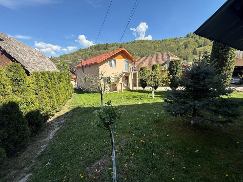 Property building, Natural landscape, Garden view