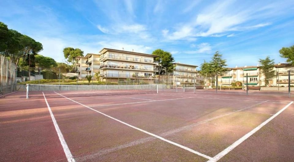 Apartamento en Calella para estancias de temporada con piscina y parking Apartment in Llafranc