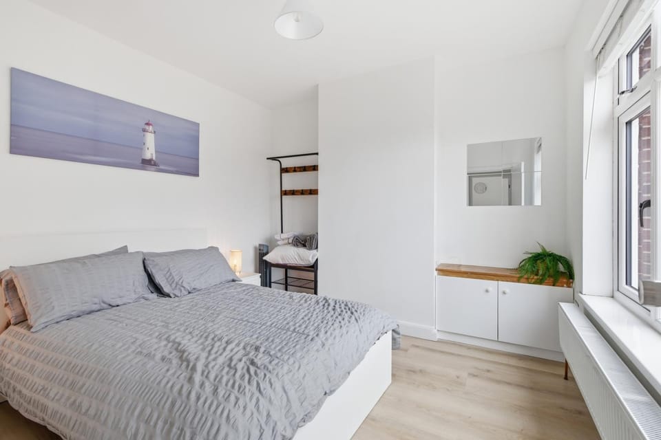 Bed, Bedroom, wardrobe