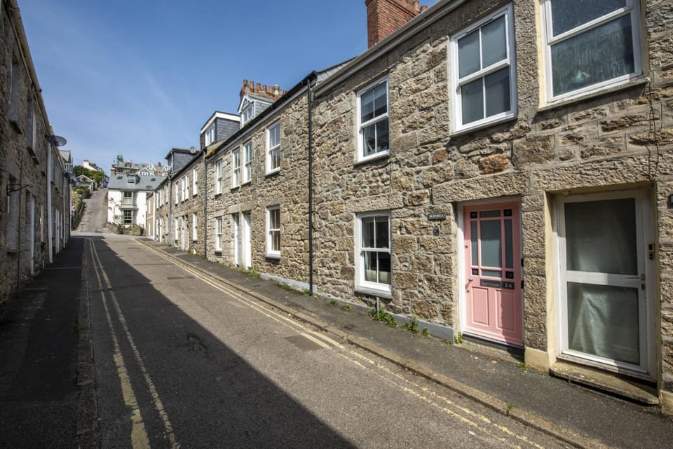 Neighbourhood, Street view