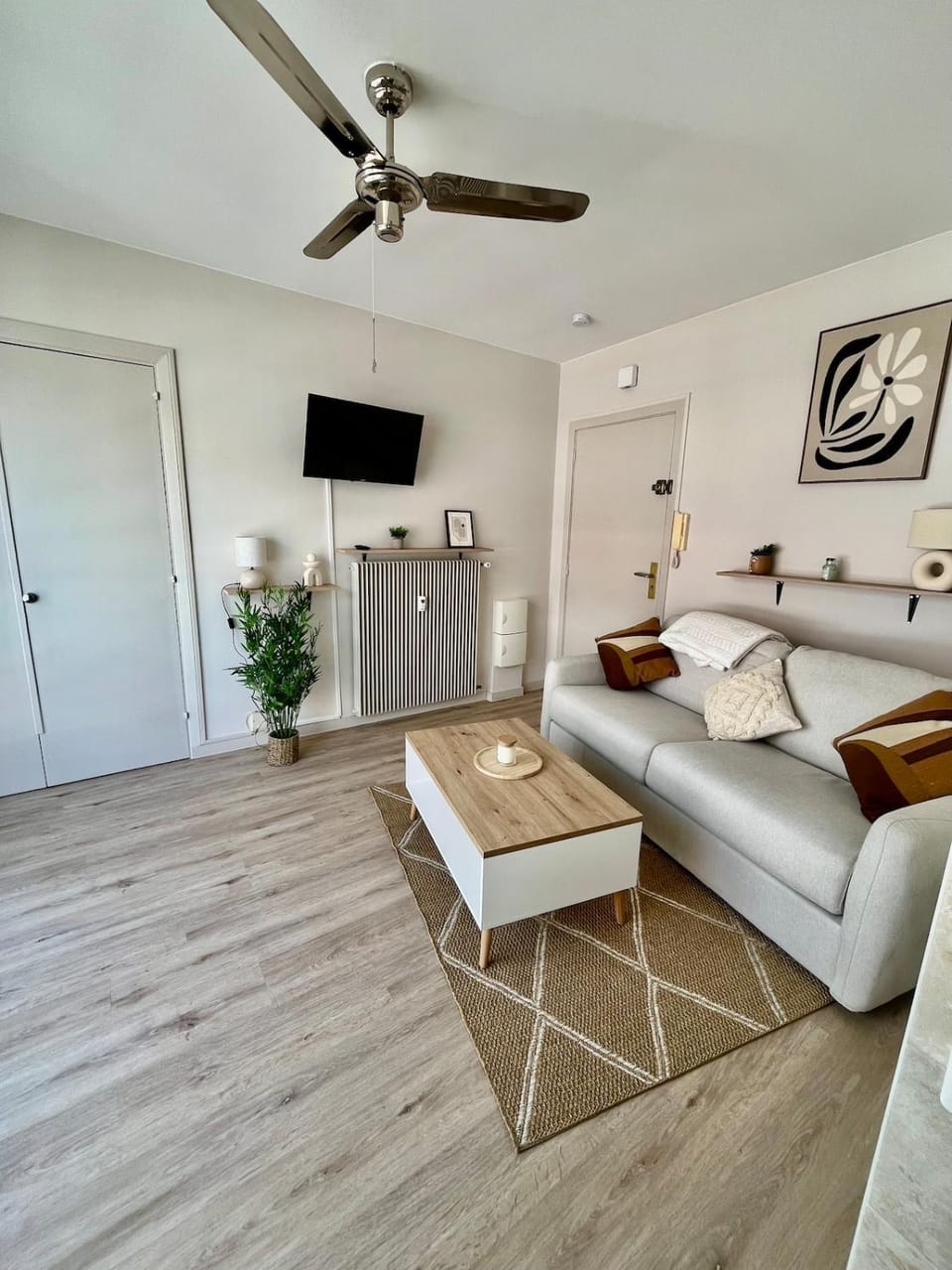 Studio rénové en bord de mer et calme Apartment in Menton