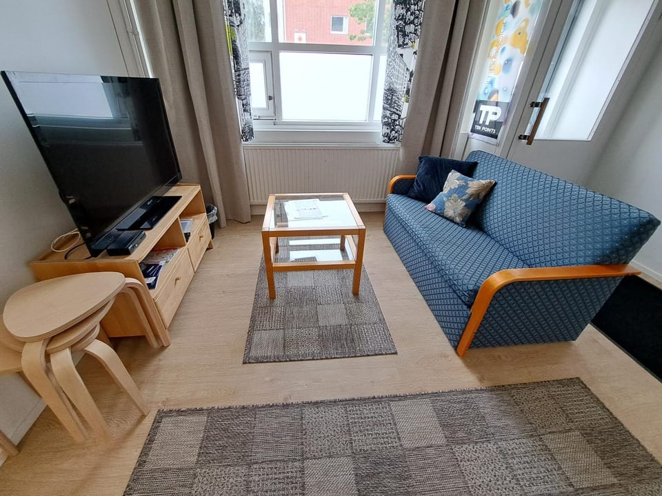 Communal lounge/ TV room, Living room, Seating area