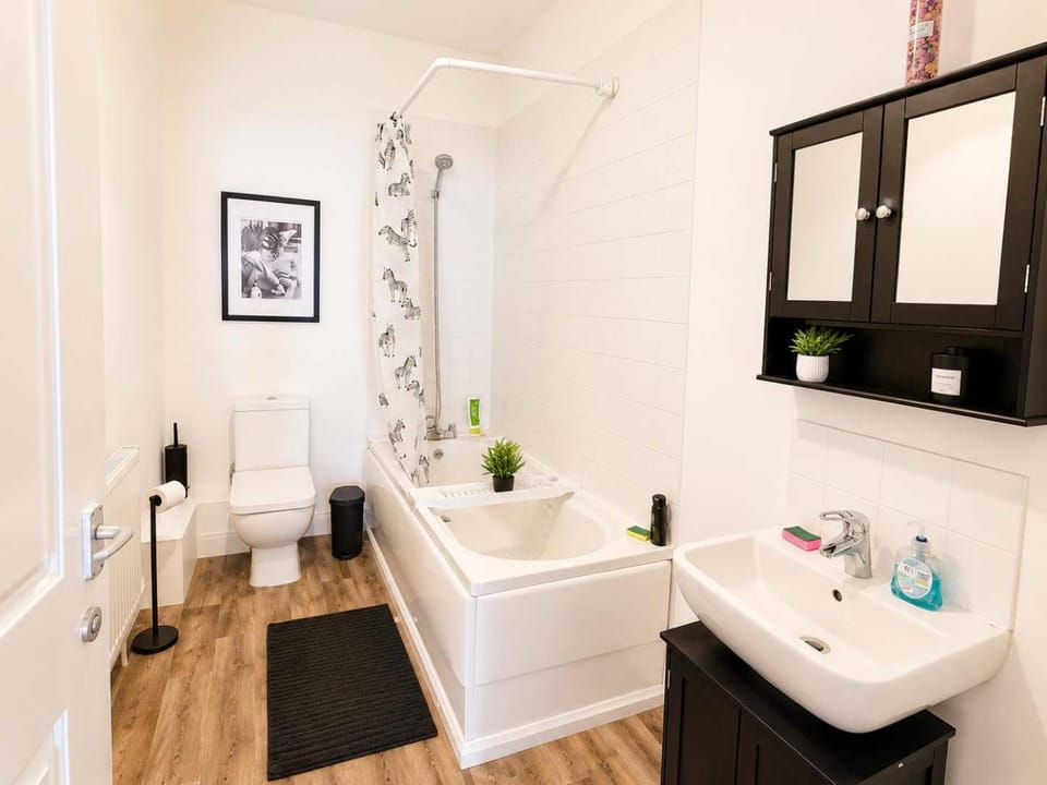 Bright Airy 2 Double Bedroom Flat in Town Centre Apartment in Berwick -upon Tweed Bridge