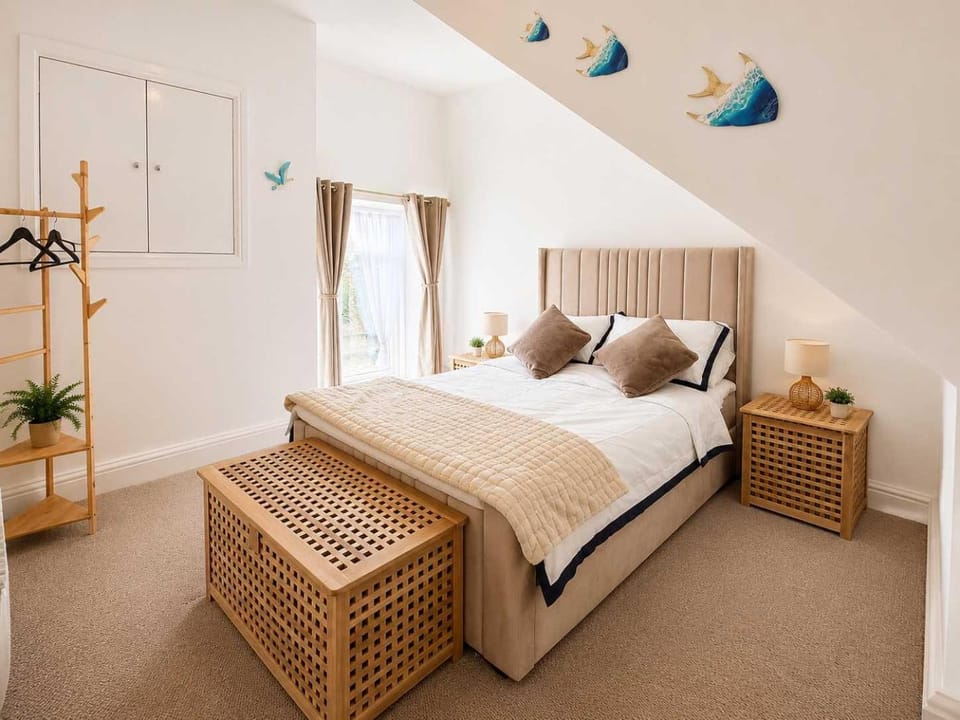 Bright Airy 2 Double Bedroom Flat in Town Centre Apartment in Berwick -upon Tweed Bridge