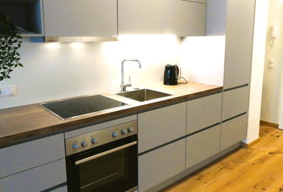 Longstay Stylish Modern Studio - U4, Naschmarkt area Apartment in Vienna