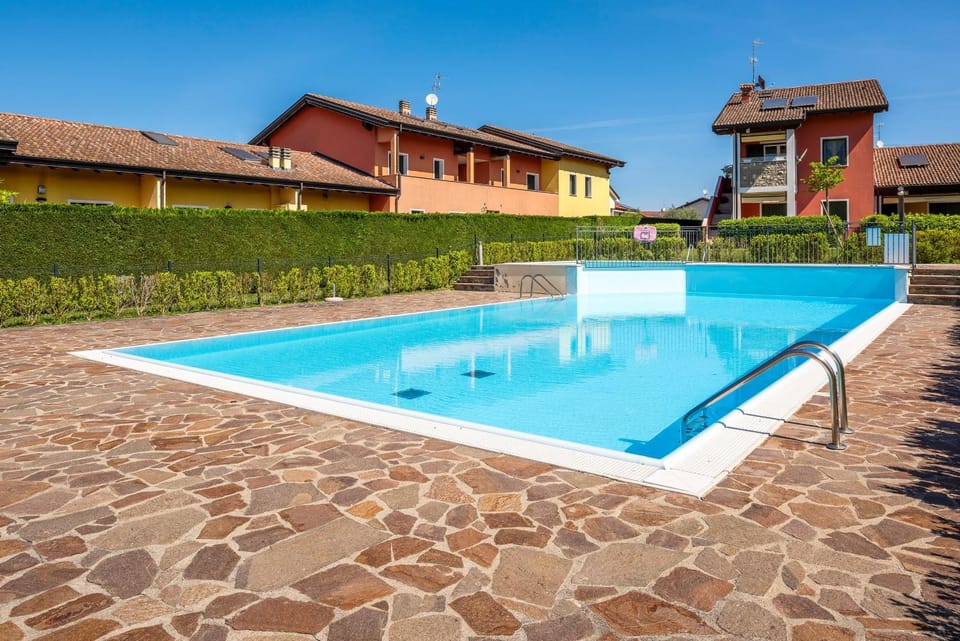 Lake & Mountain Apartments Apartment in Peschiera del Garda