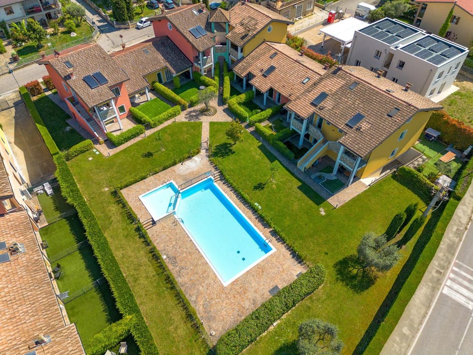 Lake & Mountain Apartments Apartment in Peschiera del Garda