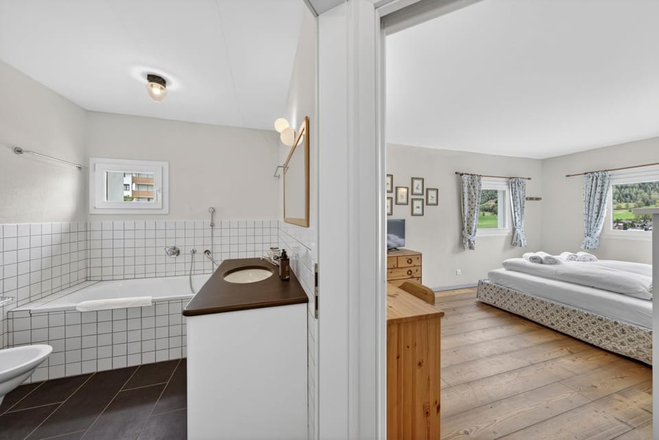 Casa elegante, vista panoramica, 4 camere, Chesa Saura Apartment in Canton of Grisons