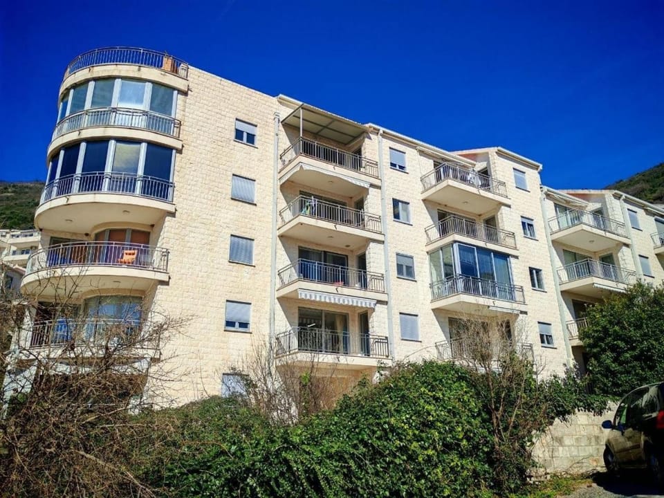 Apart 2 bedroom seaview Apartment in Budva Municipality