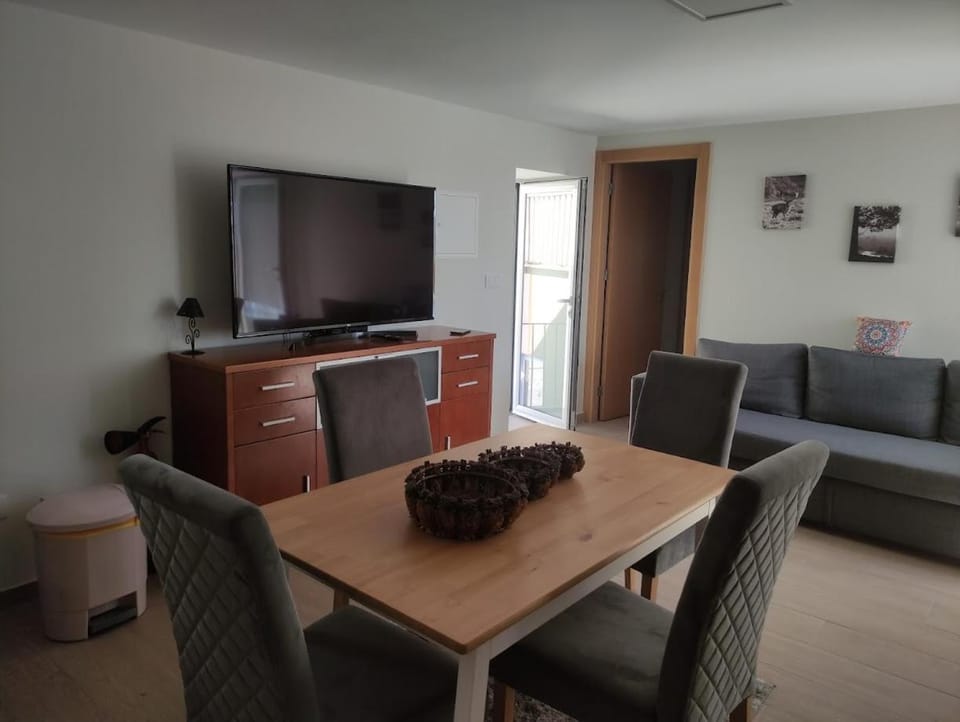 Communal lounge/ TV room, TV and multimedia