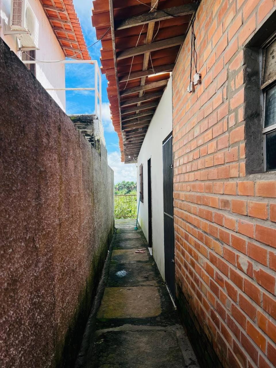 Property building, Day