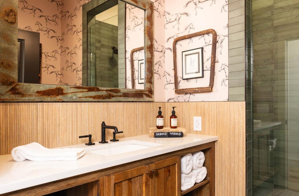 Bathroom, towels