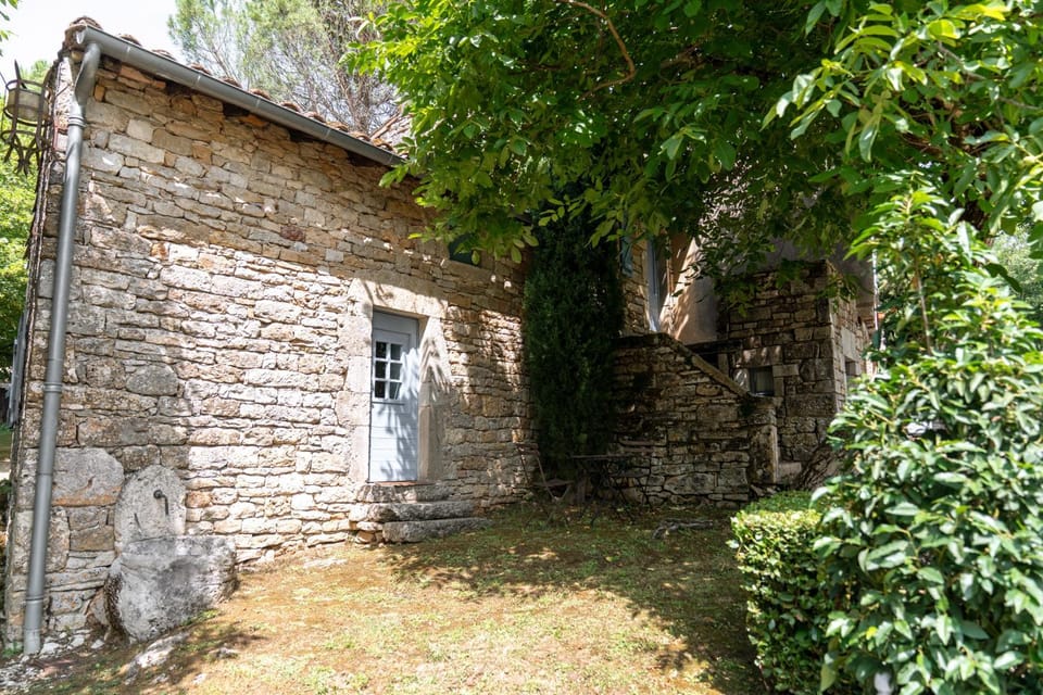 Le Romantique - cottage with pool for couples House in Saint-Antonin-Noble-Val