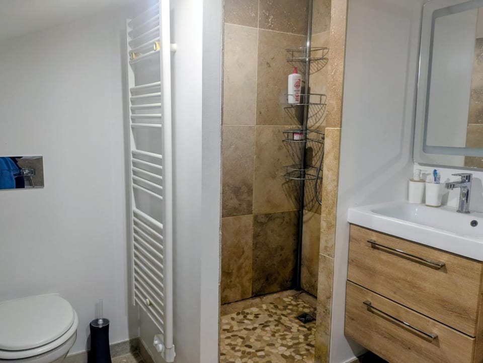 Shower, Bathroom
