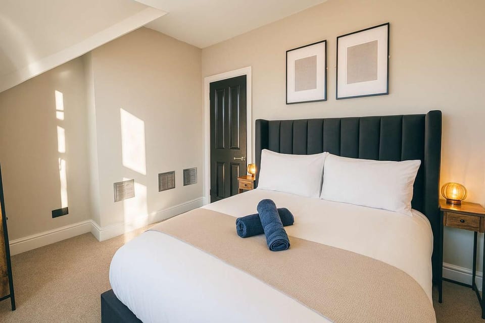 Central 2-Bed Apartment for 4 - Free Parking Apartment in Cardiff