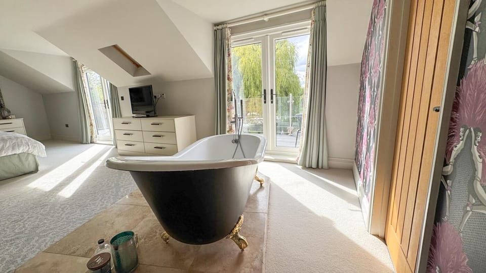 Balcony/Terrace, Bedroom, Bath