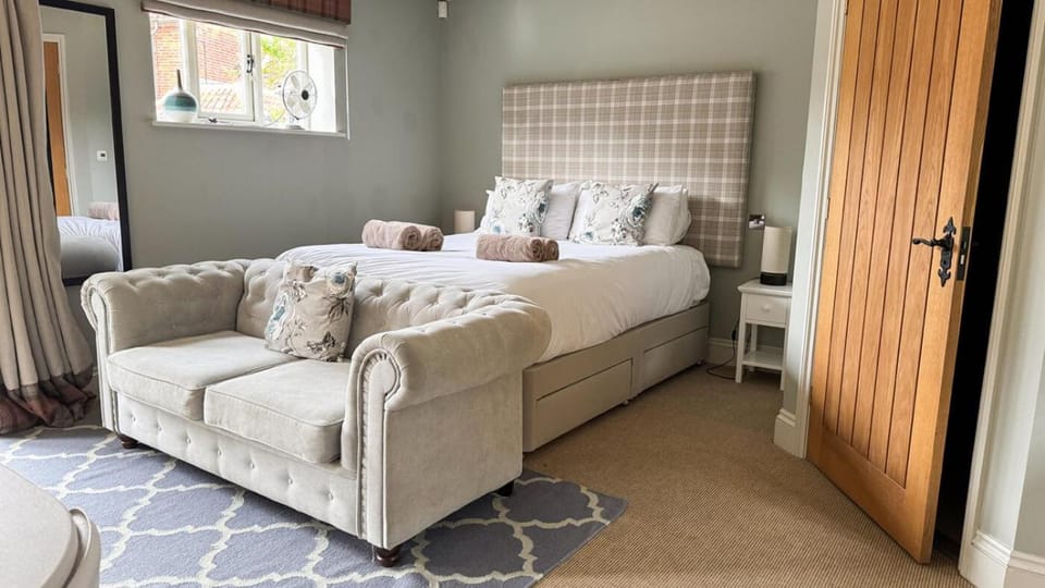 Bed, Photo of the whole room