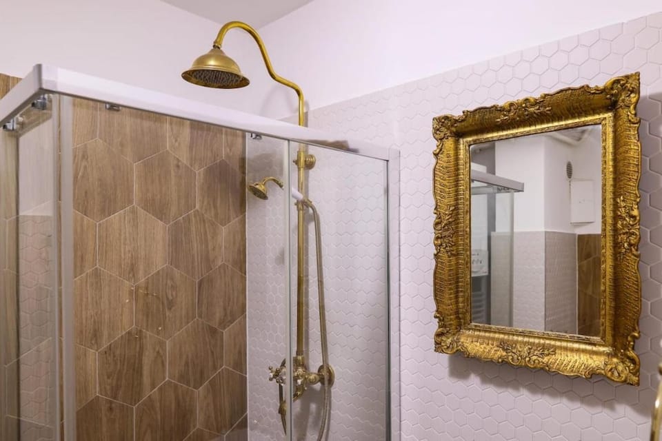Modern Trešnjevka Apartment, Sleeps 4, Balcony Apartment in City of Zagreb