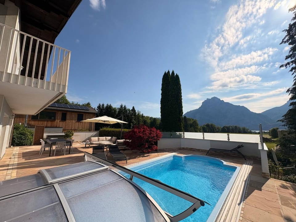 Mountain view, Swimming pool