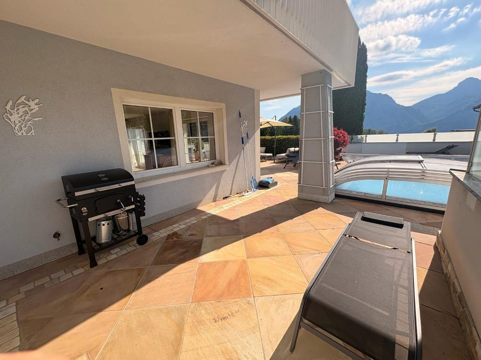BBQ facilities, Balcony/Terrace, sunbed