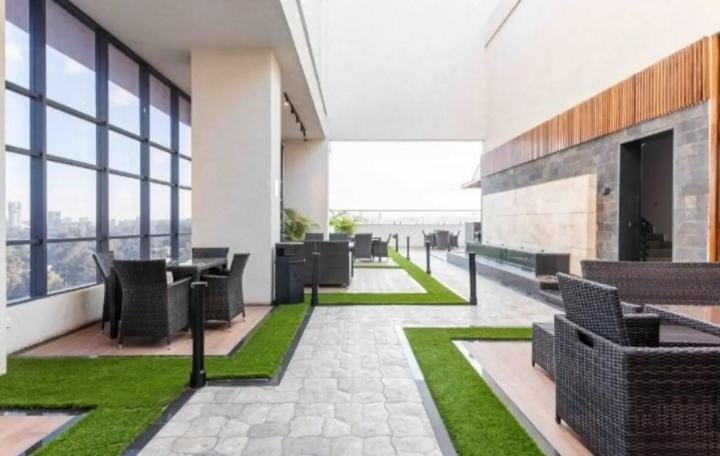 Prime Westlands 1BR Opposite GTC, JW Marriott & Kempinski - Gym, Pool, City Views & Airport Pick-Up Apartment in Nairobi