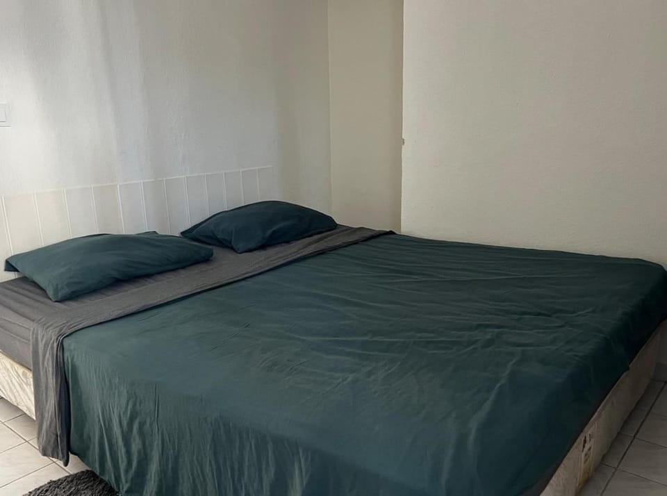 Ground Floor Apartment in the Garden with Excellent Location Apartment in Side