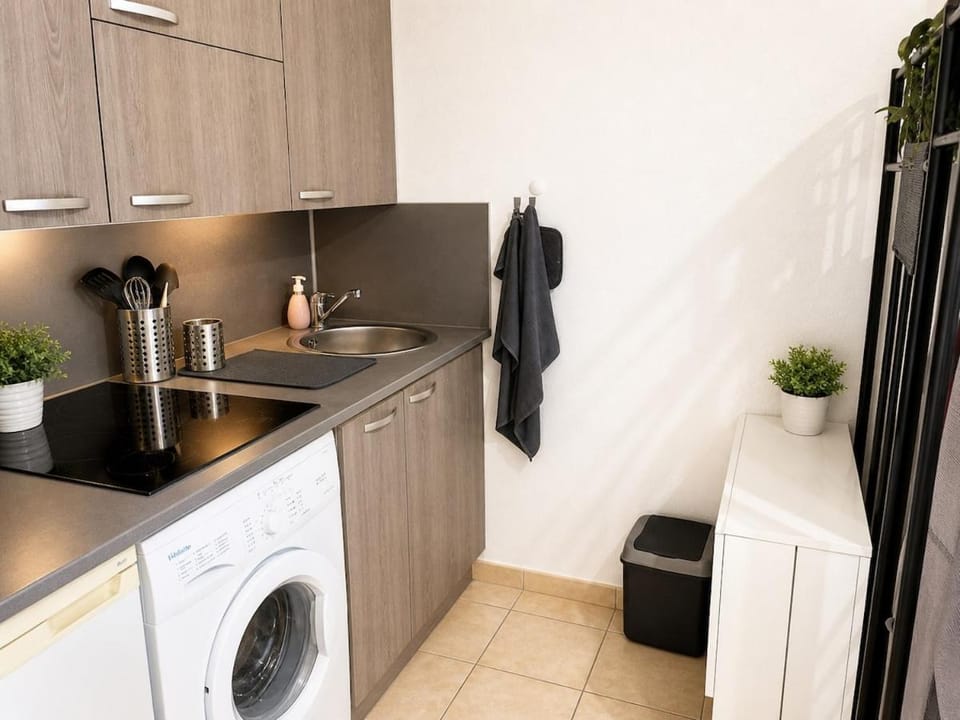 Dramont Getaway Apartment in Saint-Raphael