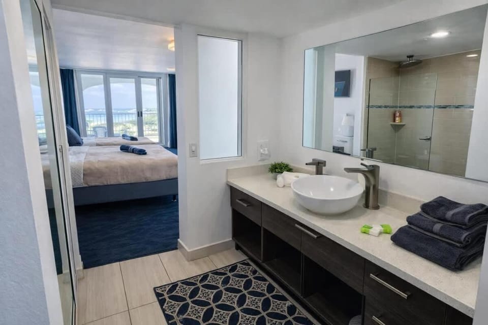 Relaxing Ocean View Condo by the Beach Apartment in Carolina