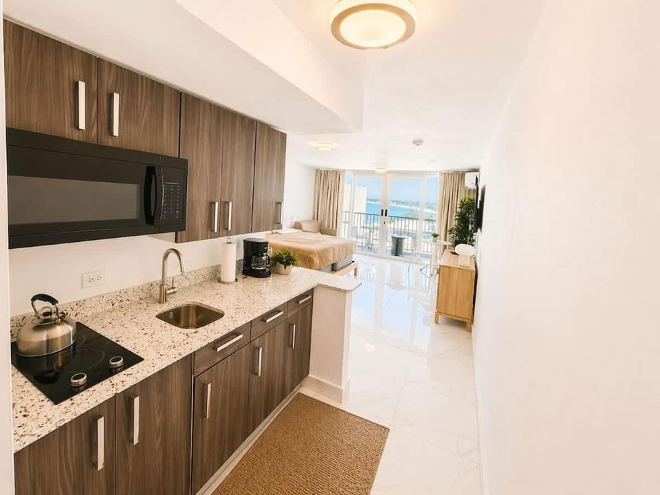 Oceanview Beach Condo in Prime Location Apartment in Carolina