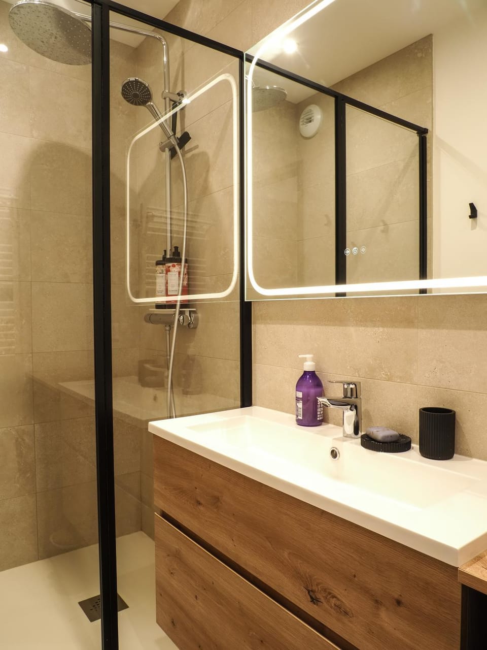 Shower, Bathroom, towels