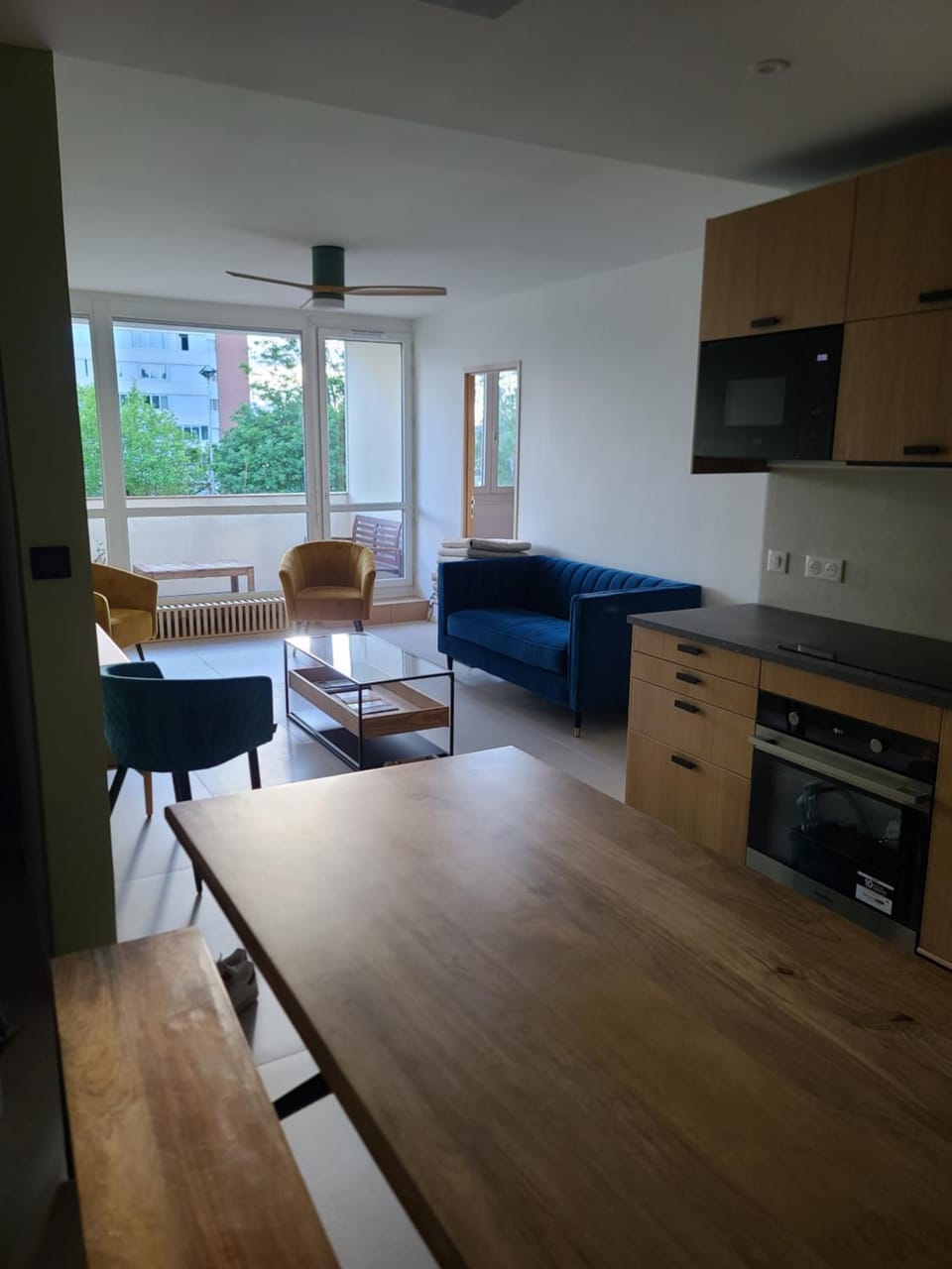 BnGo I L'Oliveraie I 5 chambres, 2 salles de bain, 1 wc, garage, balcon, 9 personnes Apartment in Villeurbanne