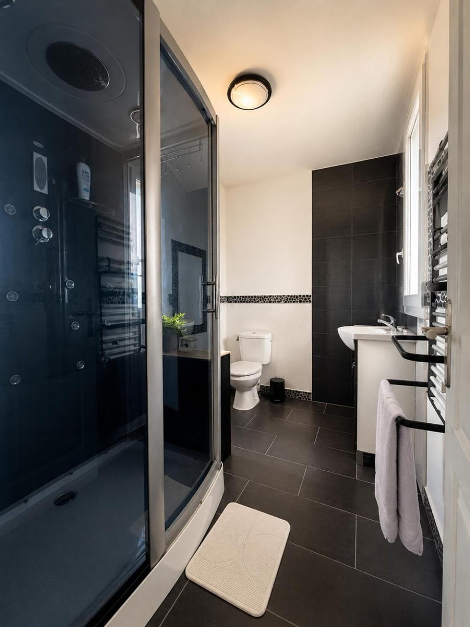 Maisonnette avec terrasse pour 4 personnes House in Château-d'Olonne