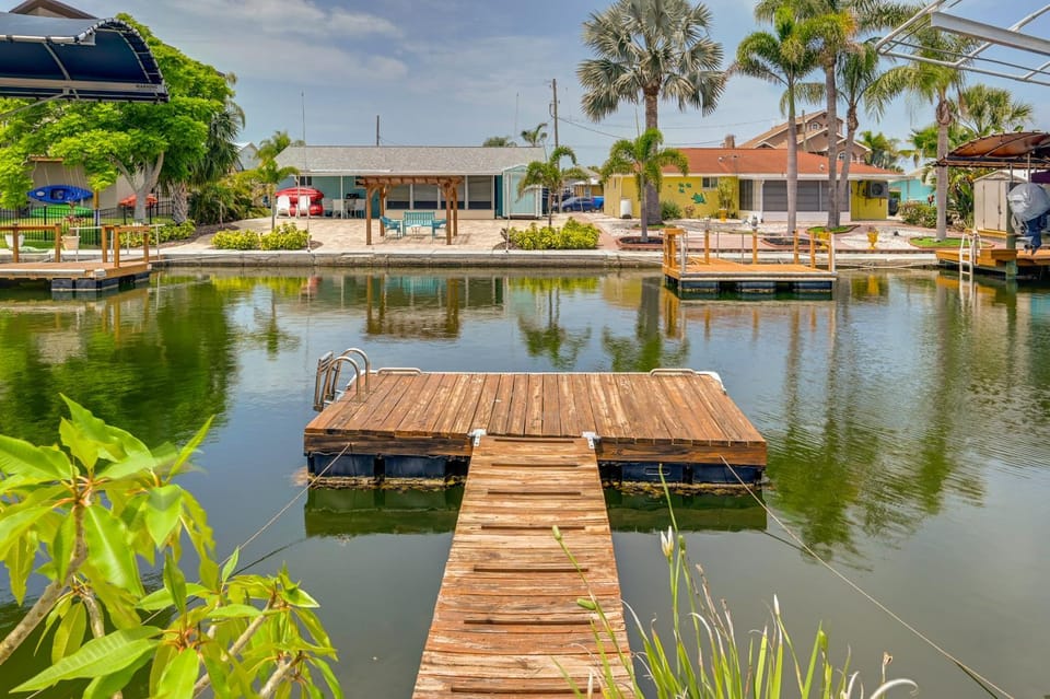 Canal-Front Oasis in Hudson: Patio + Private Dock! House in Hudson